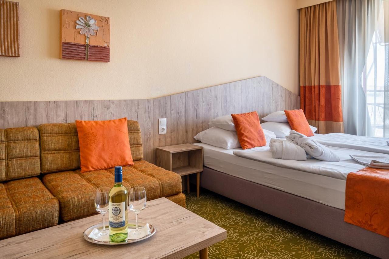 באלאטונפורד Hotel Margareta מראה חיצוני תמונה
