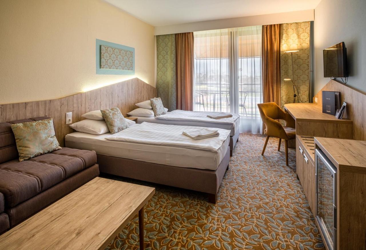 באלאטונפורד Hotel Margareta מראה חיצוני תמונה