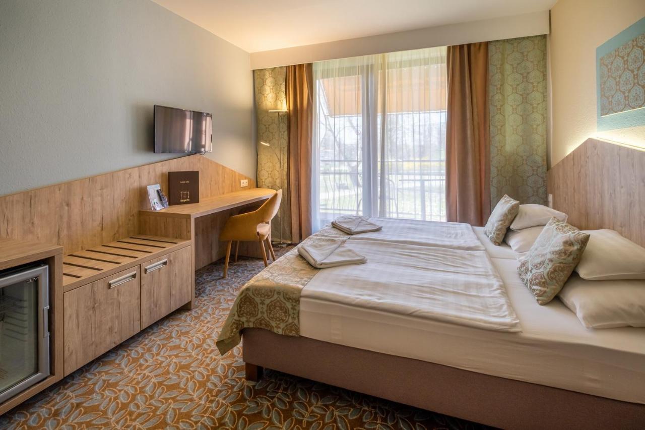 באלאטונפורד Hotel Margareta מראה חיצוני תמונה