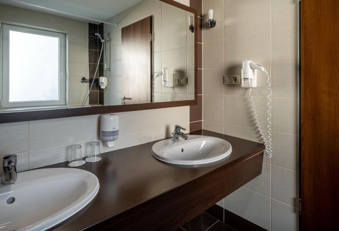 באלאטונפורד Hotel Margareta מראה חיצוני תמונה