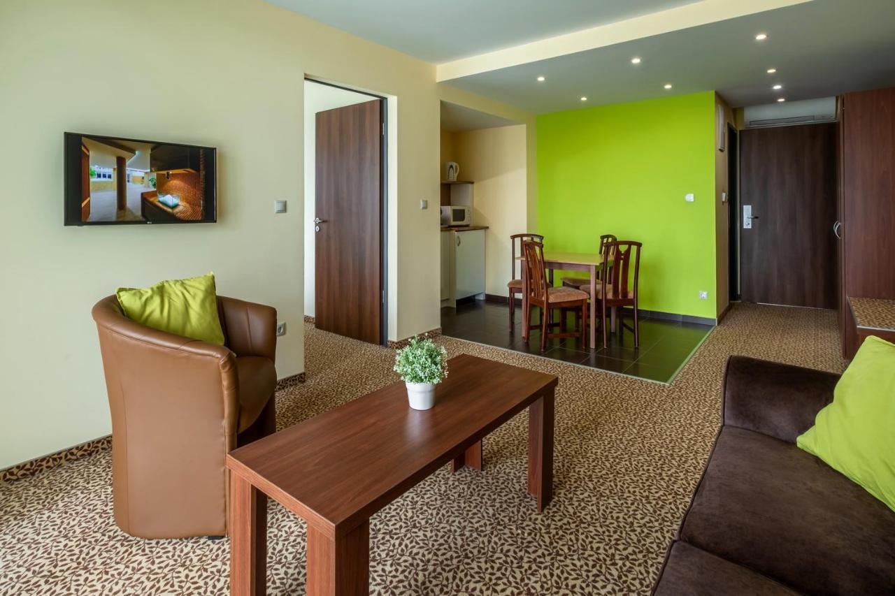 באלאטונפורד Hotel Margareta מראה חיצוני תמונה