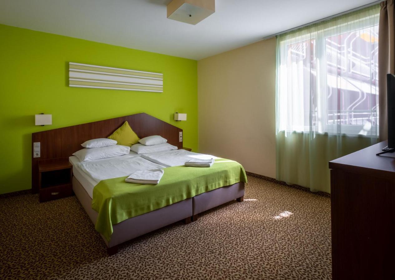 באלאטונפורד Hotel Margareta מראה חיצוני תמונה