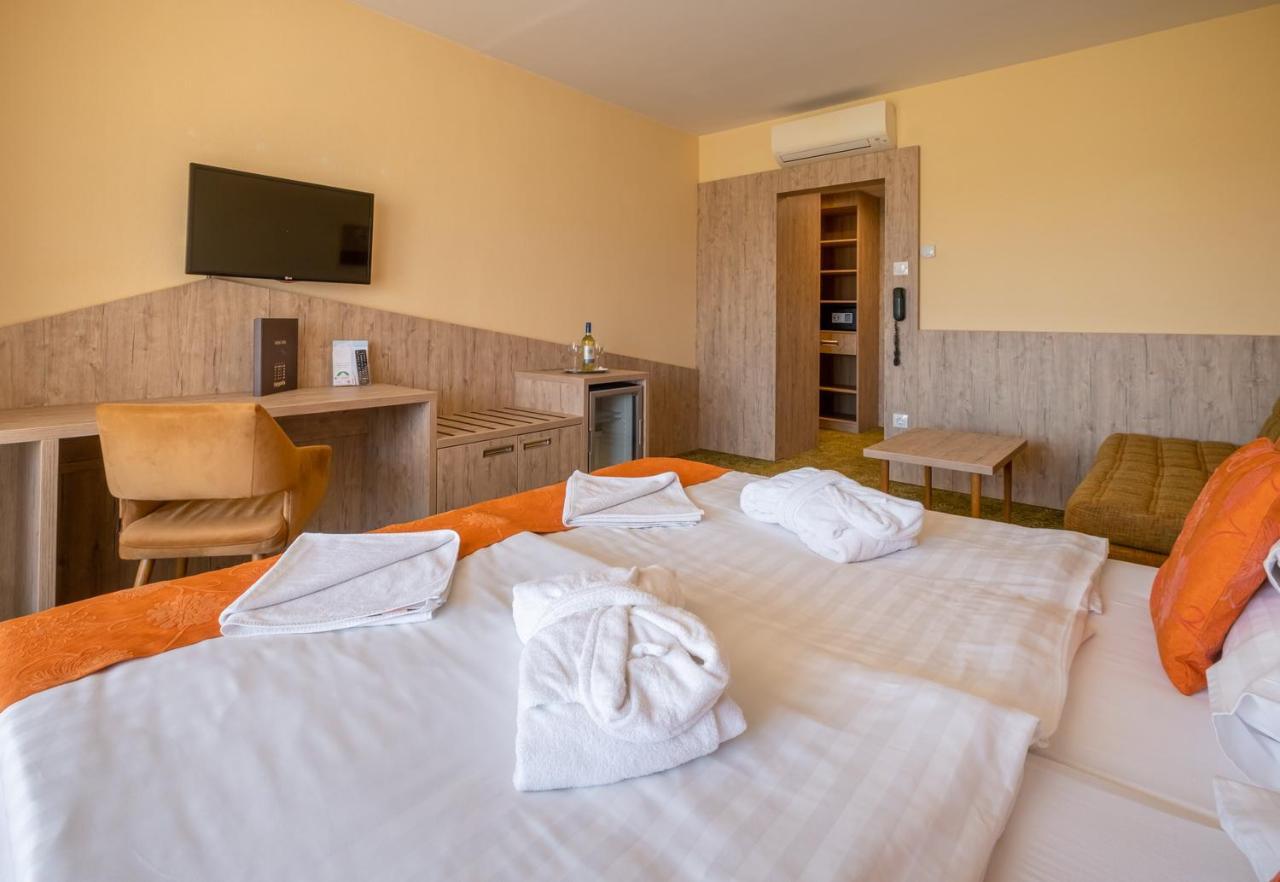 באלאטונפורד Hotel Margareta מראה חיצוני תמונה
