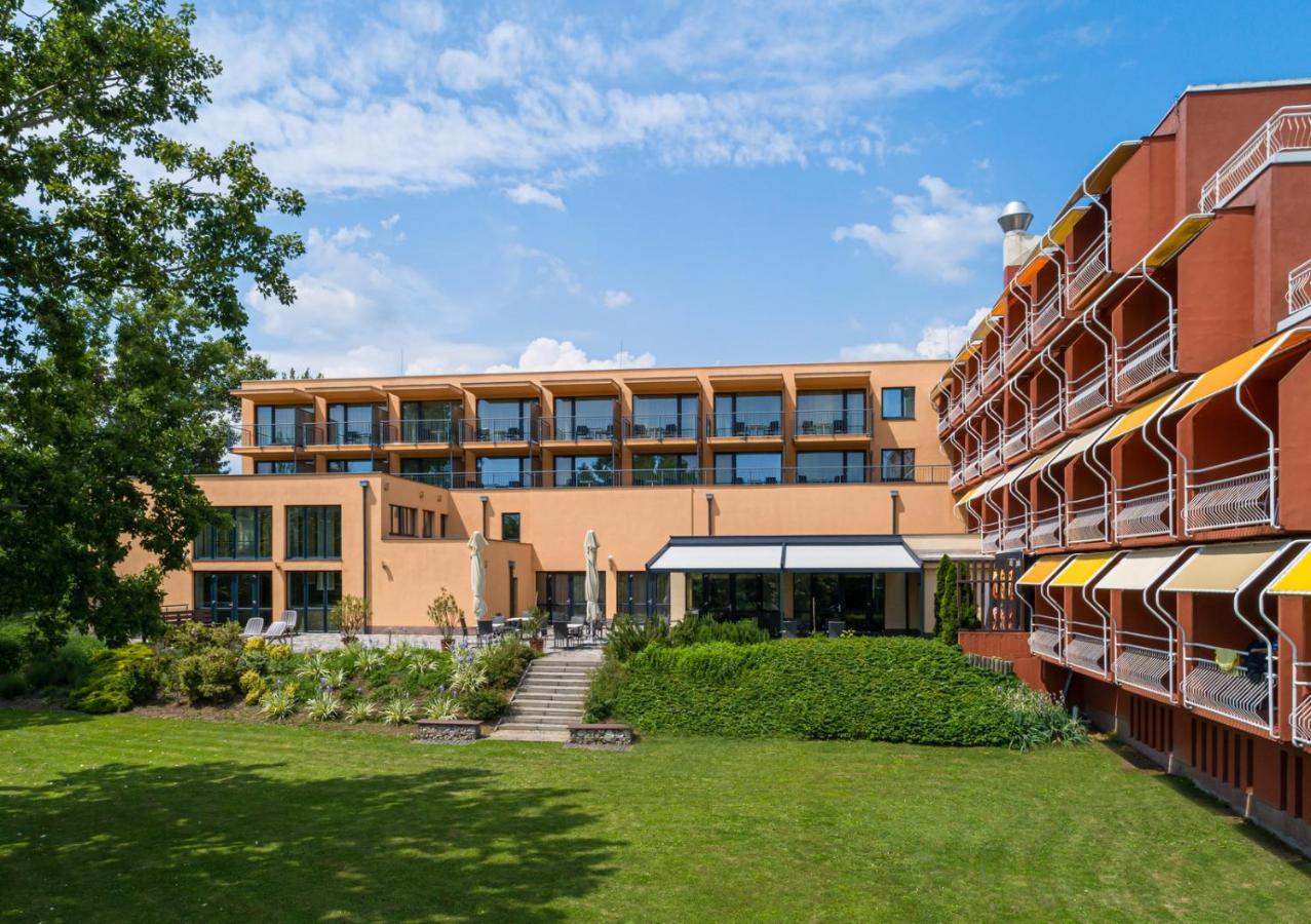 באלאטונפורד Hotel Margareta מראה חיצוני תמונה