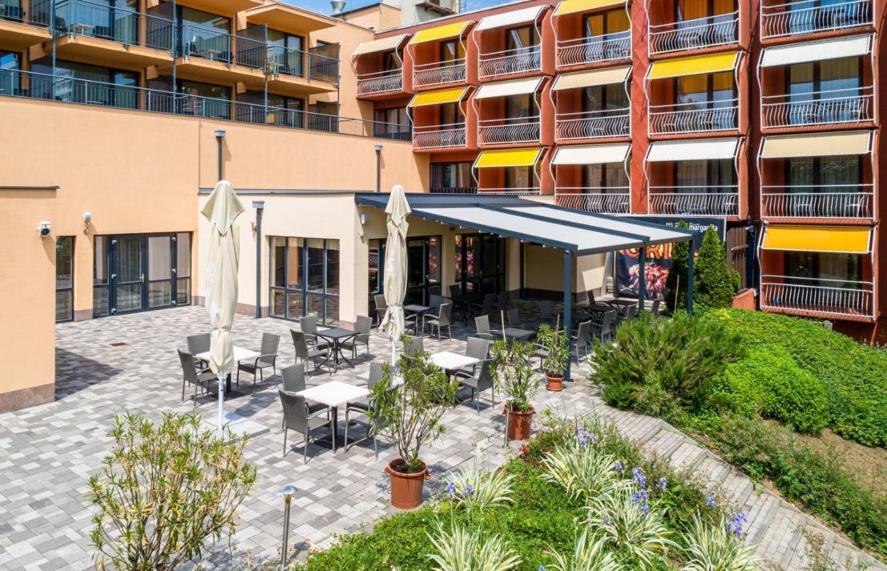 באלאטונפורד Hotel Margareta מראה חיצוני תמונה
