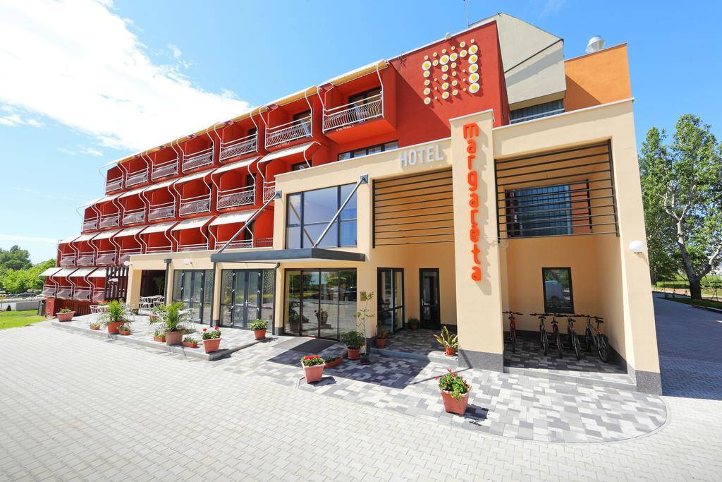 באלאטונפורד Hotel Margareta מראה חיצוני תמונה