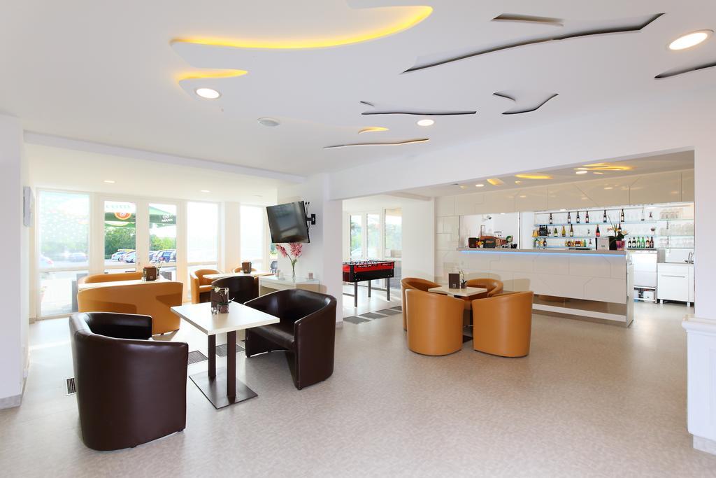 באלאטונפורד Hotel Margareta מראה חיצוני תמונה