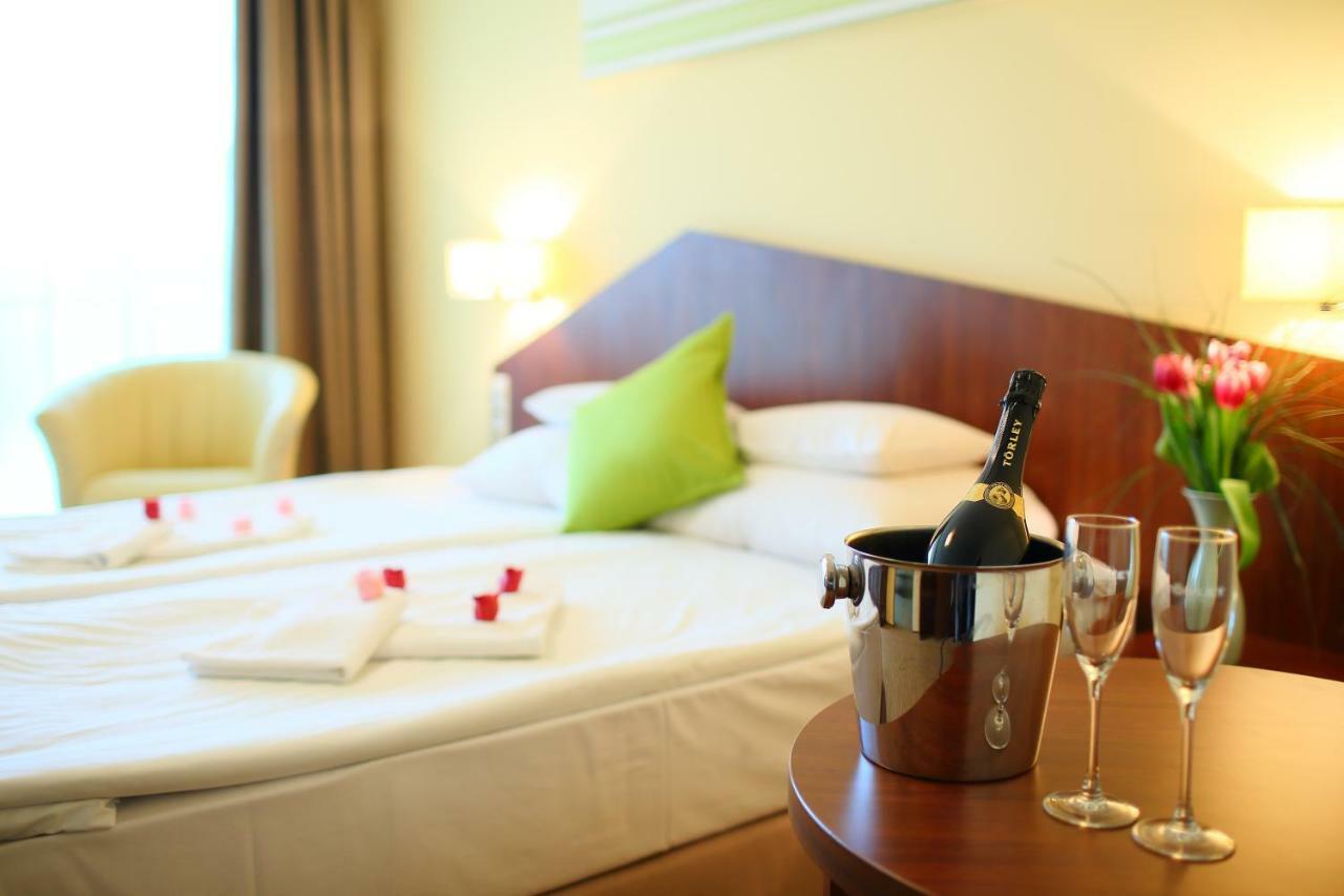 באלאטונפורד Hotel Margareta מראה חיצוני תמונה